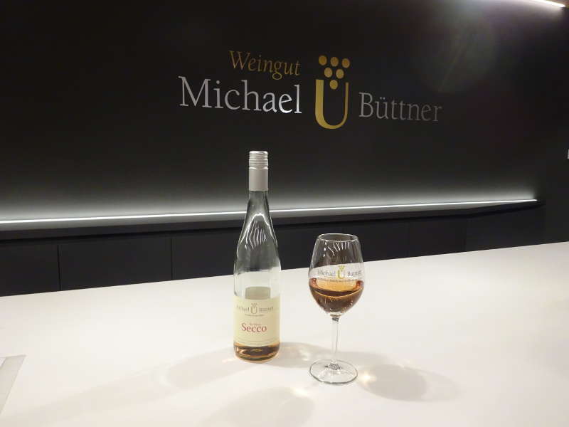 Secco Probe im Weingut Michael Büttner