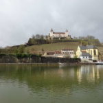 Festung Marienberg vom Main aus in Würzburg Unterfranken Outdoor Aktivität Singles Wandern gemeinsam im März