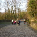 Wandergruppe1 im Höllental Schweinfurt Peterstirn Schloss Mainberg am Main Wanderweg Radweg Bayern Singles unterwegs